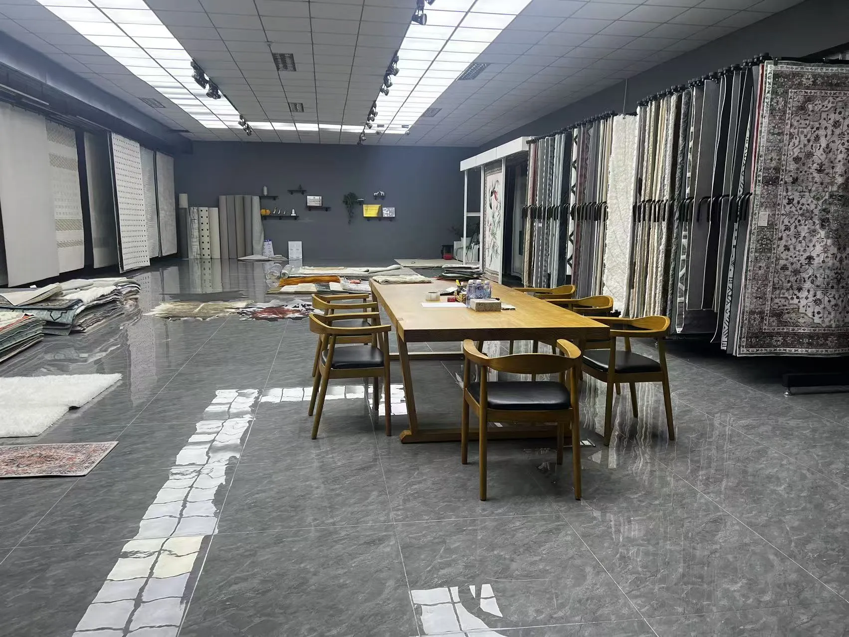 Ravilo Car Mat Warehouse Center